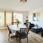 2 Bedroom Lovely In * Veliko Brdo (Makarska)