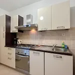 2 Bedroom Lovely In Veliko Brdo (Makarska)