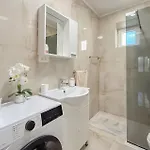 2 Bedroom Lovely In Apartmán Veliko Brdo (Makarska)